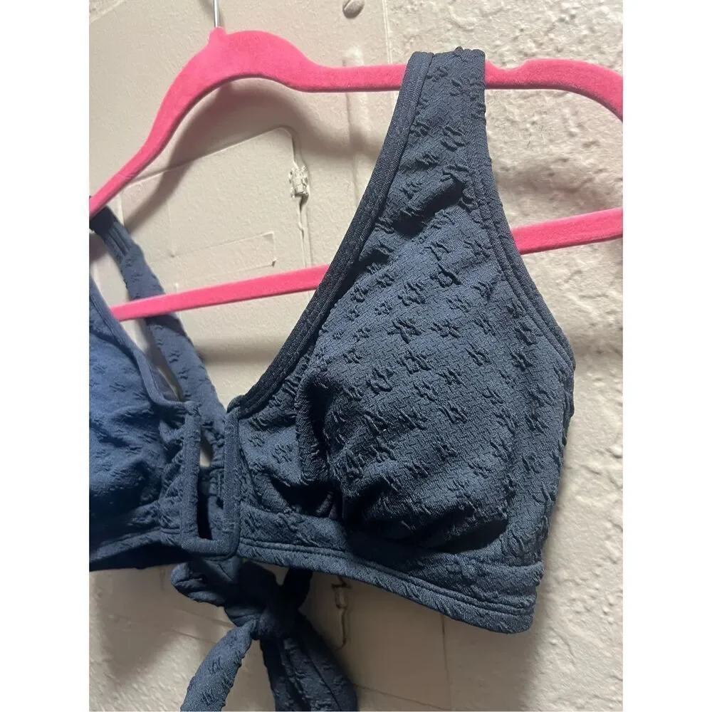 Woman’s Swimsuit Top Size XL